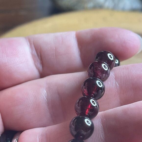 Garnet deep red stretch beaded bracelet 7” crystal healing beads 8mm high qualit - Picture 8 of 8